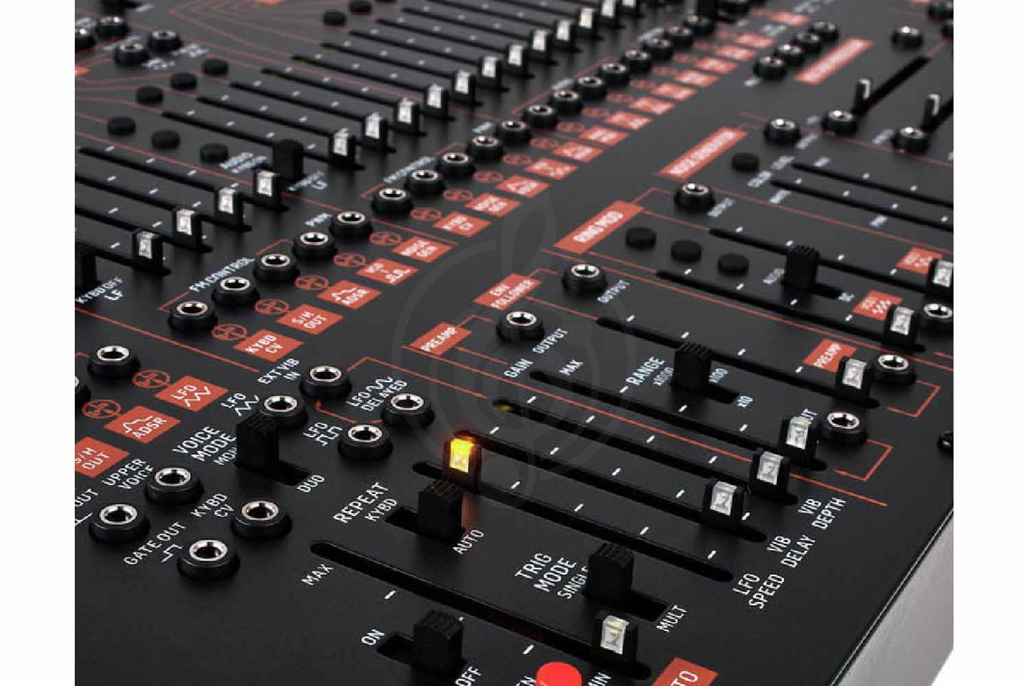 Аналоговый синтезатор BEHRINGER 2600 - Синтезатор аналоговый, Behringer 2600 в магазине Доминанта мьюзик - фото 7
