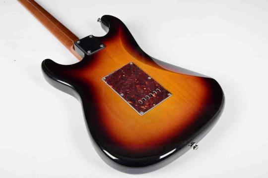 Bosstone SGP-03RN 3TS - Электрогитара - фото 5 Электрогитара Stratocaster Bosstone SGP-03RN 3TS - Электрогитара, SGP-03RN 3TS в магазине DominantaMusic - фото 5