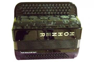 Кнопочный аккордеон Hohner A7002 NOVA II 80 FUN - Аккордеон Кнопочный, Hohner A7002 NOVA II 80 FUN в магазине DominantaMusic - фото 2