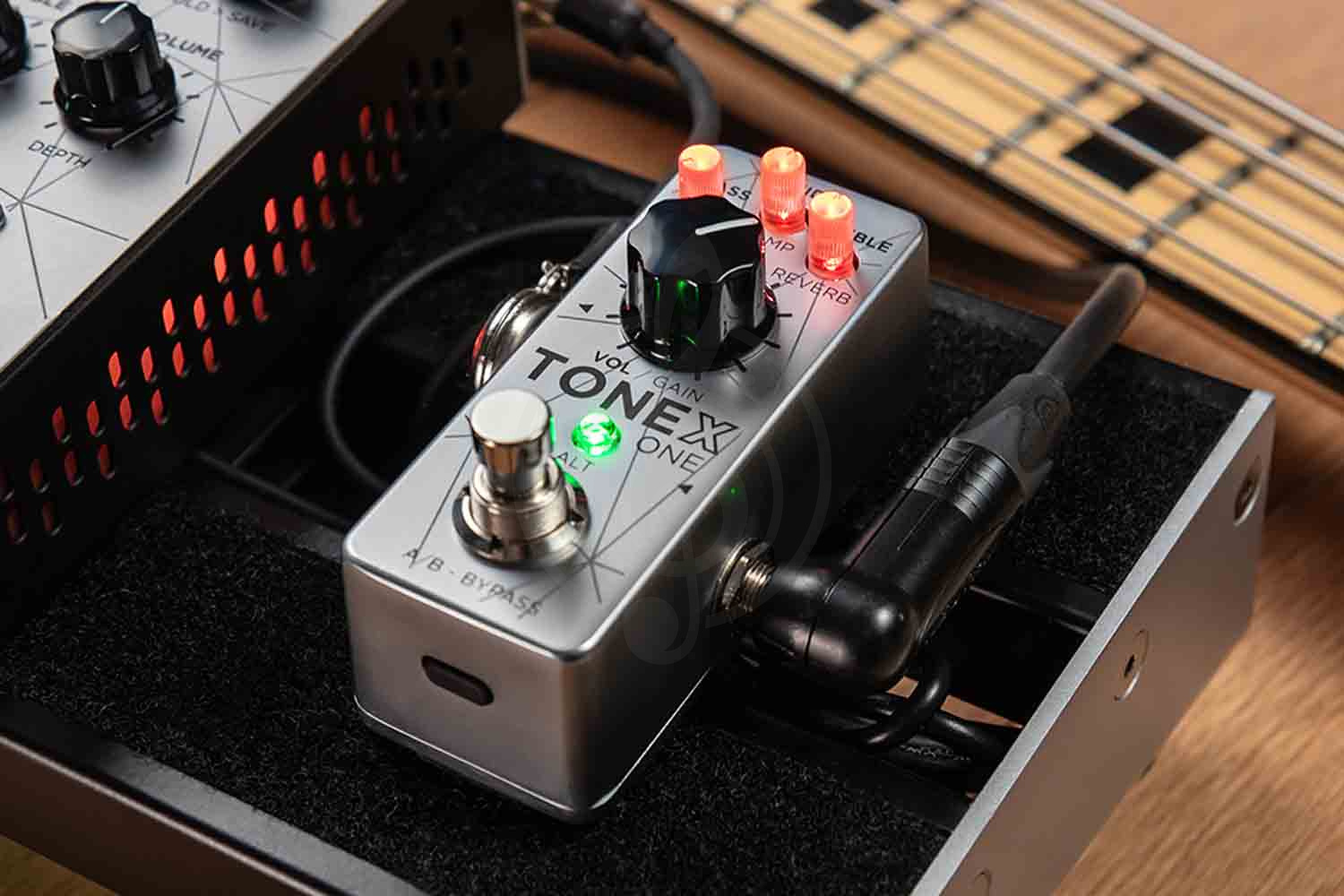 Педаль для бас-гитар IK Multimedia TONEX-ONE-Bass - Педаль эффектов для бас-гитары, IK Multimedia TONEX-ONE-Bass в магазине Доминанта мьюзик - фото 3