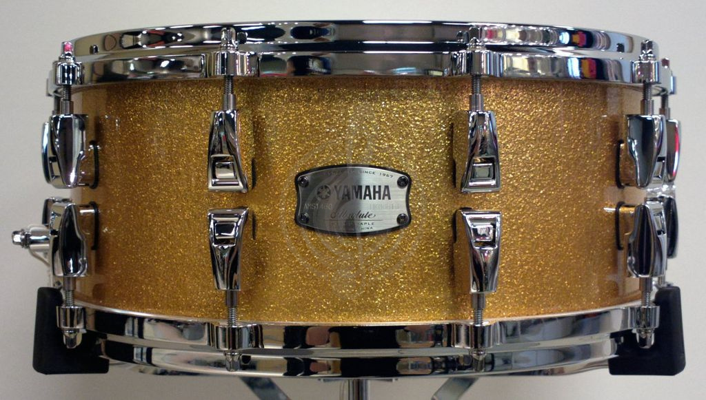 Малый барабан Малые барабаны Yamaha Yamaha AMS1460(GCHS) малый барабан 14&quot;х6&quot; клён/ венге, 7 слоёв, 6,2 мм, цвет Gold Champagne Sparkle AMS1460 GOLD CHAMPAGNE SPARKLE - фото 1