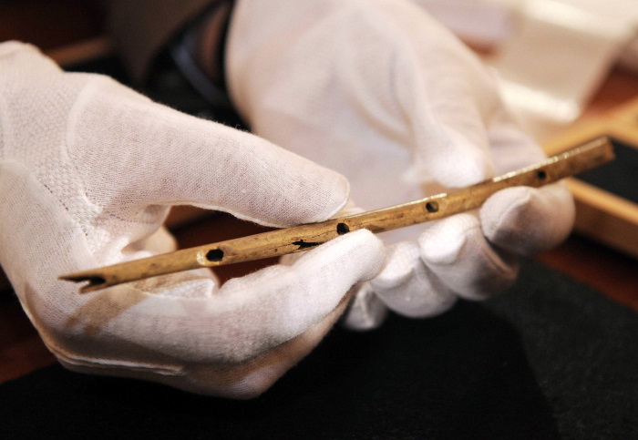 Одна из старейших найденных флейт