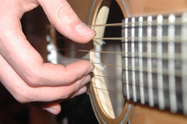 Постановка руки при игре перебором на гитаре