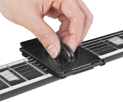 Средство для чистки струн Средства по уходу за гитарой SLADE SLADE Strings Scrubber - Очиститель для струн Strings Scrubber - фото 1