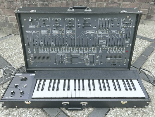 Аналоговый синтезатор ARP 2600