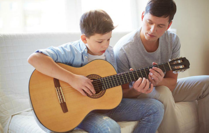 Гитара для начинающих детей - какую выбрать гитару ребенку